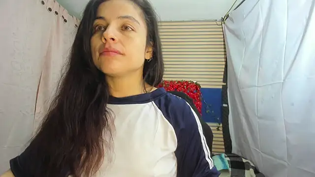 Snapshot of rosse_2504 chatting on 05/27/26, 12:35 rosse 2504 online show from 05/27/26, 12:35