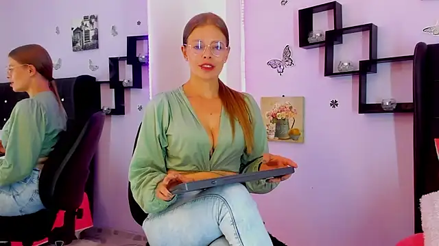 Laurablue online show from 12/14/24, 08:40