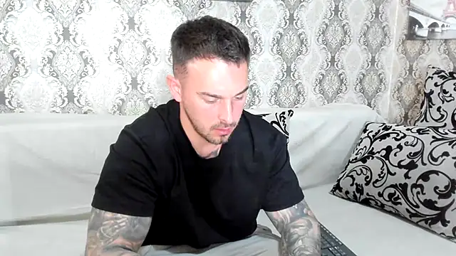 Snapshot of Jonmusclemaster chatting on 04/21/26, 07:50 Jonmusclemaster online show from 04/21/26, 07:50