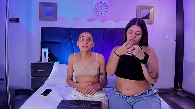 AndreaAndKarina online show from 12/19/24, 05:18