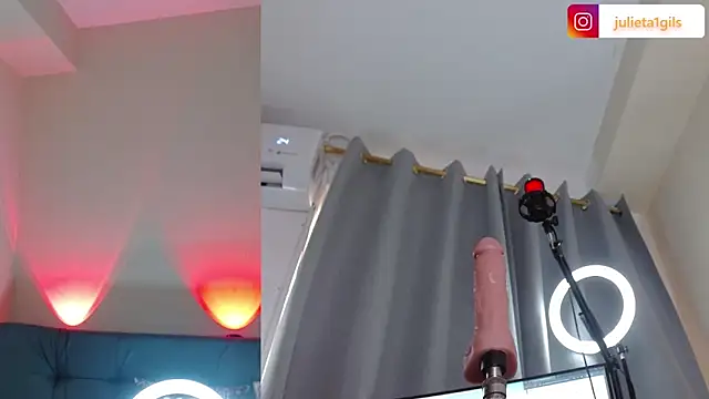 Snapshot of Juliet_dolce chatting on 10/01/25, 09:43 Juliet dolce online show from 10/01/25, 09:43