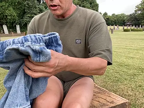 Snapshot of ge3noxxx chatting on 10/09/25, 01:03 ge3noxxx online show from 10/09/25, 01:03