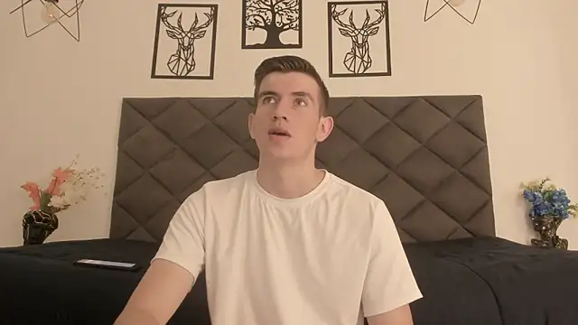 MikaelSlow online show from 01/21/25, 03:48