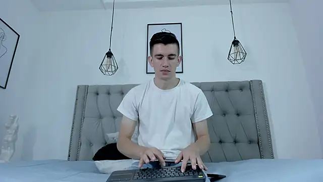 MikaelSlow online show from 01/26/25, 05:34