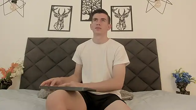 MikaelSlow online show from 02/01/25, 04:14