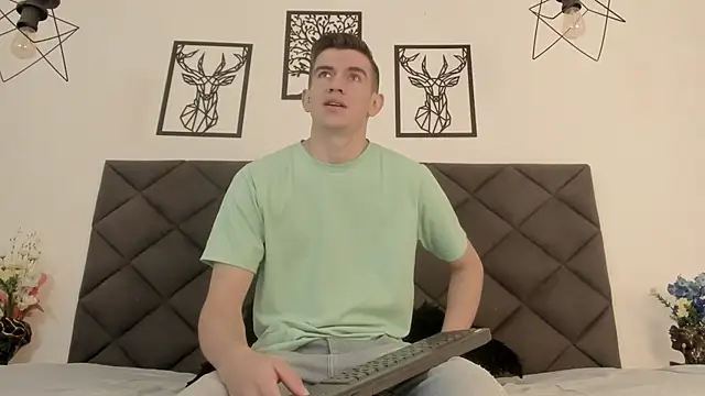 MikaelSlow online show from 02/17/25, 04:20