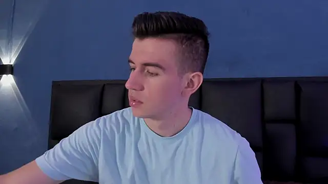 MikaelSlow online show from 10/16/25, 03:51