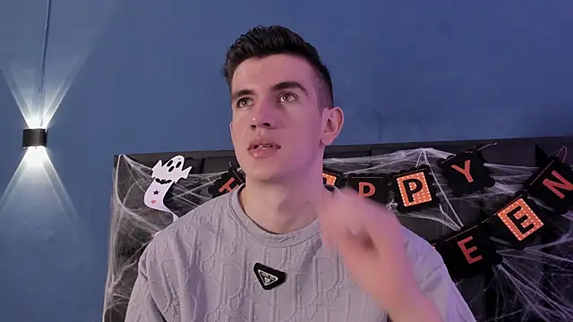 MikaelSlow online show from 10/24/25, 03:47