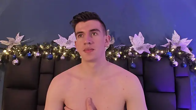 MikaelSlow online show from 12/16/25, 03:33