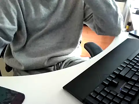 Snapshot of big-pig chatting on 01/03/25, 12:43 big-pig online show from 01/03/25, 12:43