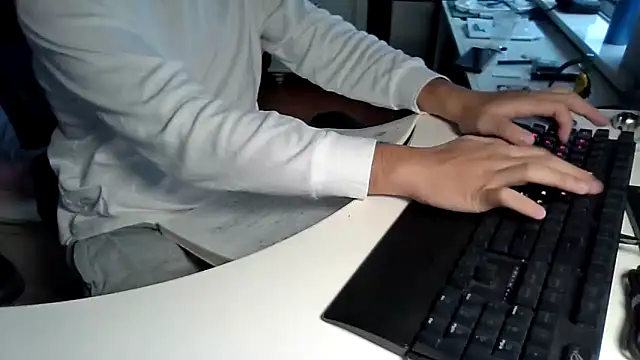 Snapshot of big-pig chatting on 11/17/25, 12:49 big-pig online show from 11/17/25, 12:49