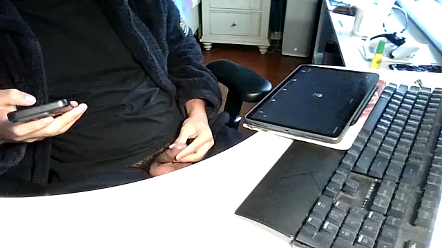 Snapshot of big-pig chatting on 11/23/25, 08:03 big-pig online show from 11/23/25, 08:03