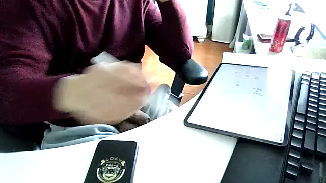 Snapshot of big-pig chatting on 02/23/26, 06:33 big-pig online show from 02/23/26, 06:33