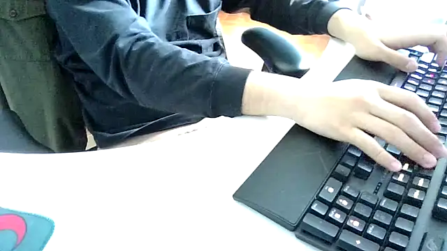 Snapshot of big-pig chatting on 04/20/26, 01:41 big-pig online show from 04/20/26, 01:41