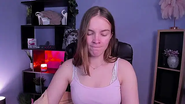 Snapshot of kenzie_x chatting on 12/09/24, 11:04 kenzie x online show from 12/09/24, 11:04