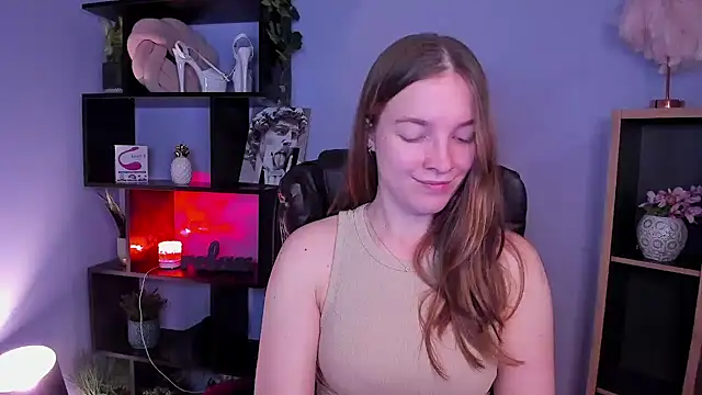 Snapshot of kenzie_x chatting on 12/12/24, 07:19 kenzie x online show from 12/12/24, 07:19