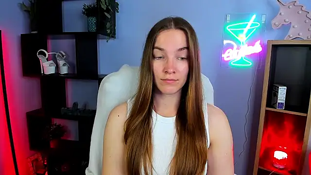 Snapshot of kenzie_x chatting on 09/23/25, 06:38 kenzie x online show from 09/23/25, 06:38