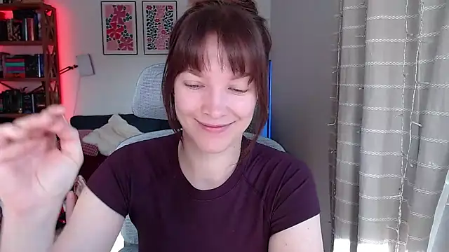 Snapshot of kenzie_x chatting on 03/17/26, 07:33 kenzie x online show from 03/17/26, 07:33