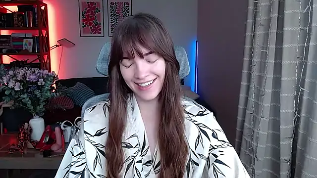 Snapshot of kenzie_x chatting on 04/13/26, 06:19 kenzie x online show from 04/13/26, 06:19