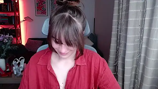 Snapshot of kenzie_x chatting on 04/14/26, 06:30 kenzie x online show from 04/14/26, 06:30