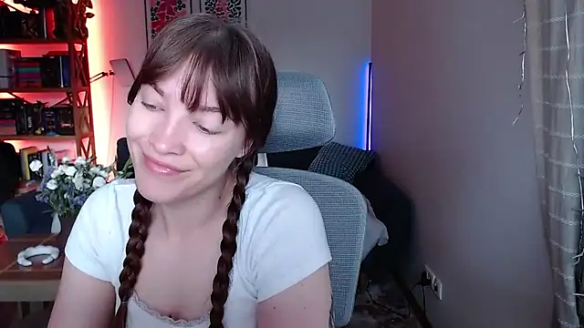 Snapshot of kenzie_x chatting on 06/18/26, 04:24 kenzie x online show from 06/18/26, 04:24