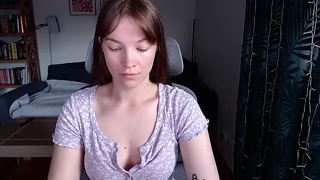Snapshot of kenzie_x chatting on 07/20/26, 04:16 kenzie x online show from 07/20/26, 04:16