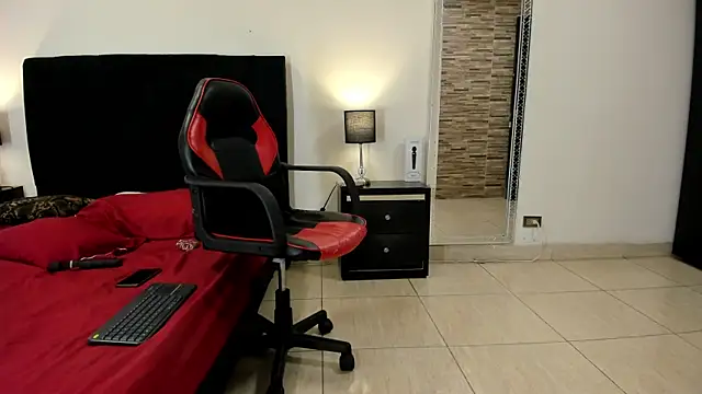 MarilynDavies online show from 12/17/24, 06:02