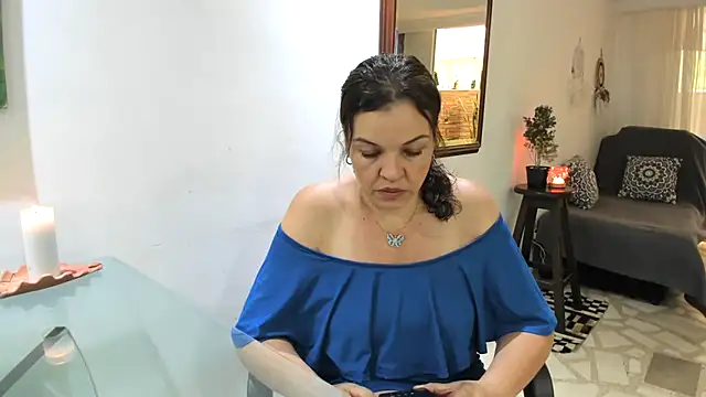 MarilynDavies online show from 10/16/25, 09:27