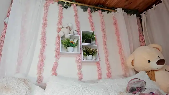 Idara and Edahi01 online show from 11/21/25, 03:44