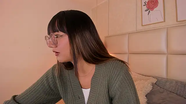 Snapshot of Aily_Yozuko chatting on 03/18/26, 02:58 Aily Yozuko online show from 03/18/26, 02:58