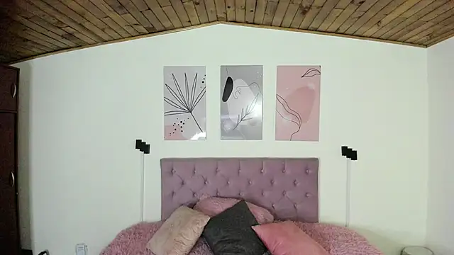 GENNESIS LOVE online show from 02/11/25, 02:46