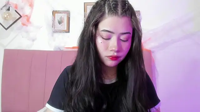 GENNESIS LOVE online show from 10/29/25, 03:31