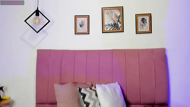 GENNESIS LOVE online show from 11/11/25, 03:06