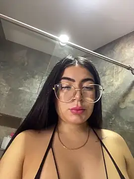 Snapshot of Mia_222 chatting on 05/01/26, 11:26 Mia 222 online show from 05/01/26, 11:26