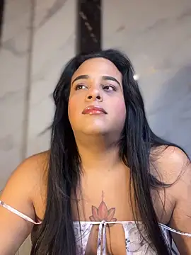 Snapshot of tattys_sexy chatting on 03/15/26, 11:00 tattys sexy online show from 03/15/26, 11:00