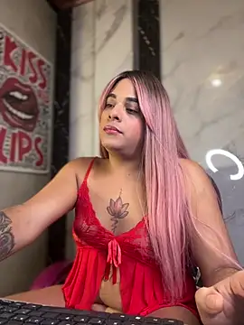 Snapshot of tattys_sexy chatting on 03/21/26, 03:33 tattys sexy online show from 03/21/26, 03:33