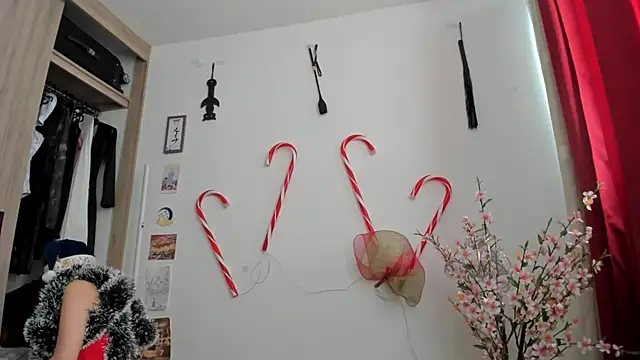 Snapshot of Tanya_WorldBondage chatting on 12/31/24, 02:36 Tanya WorldBondage online show from 12/31/24, 02:36