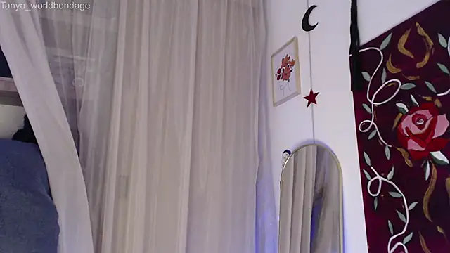 Snapshot of Tanya_WorldBondage chatting on 09/15/25, 02:33 Tanya WorldBondage online show from 09/15/25, 02:33