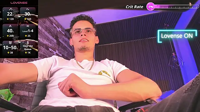 Snapshot of _white_fox_1 chatting on 09/28/25, 11:32 white fox 1 online show from 09/28/25, 11:32