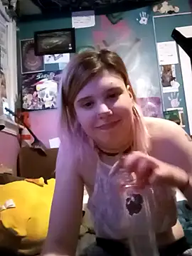 Snapshot of Esteem369 chatting on 03/22/25, 01:43 Esteem369 online show from 03/22/25, 01:43