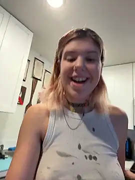 Snapshot of Esteem369 chatting on 10/22/25, 04:07 Esteem369 online show from 10/22/25, 04:07