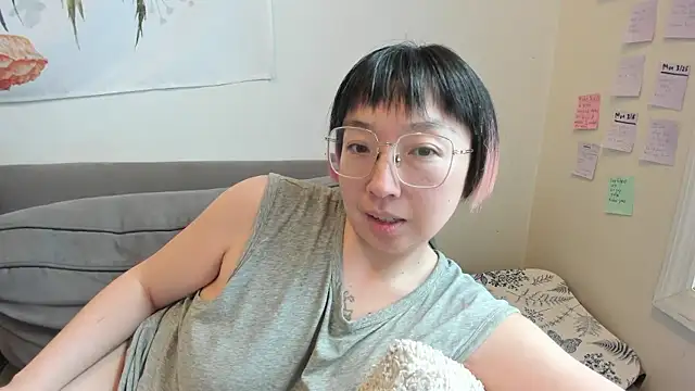 Snapshot of luxgray chatting on 01/10/26, 04:42 luxgray online show from 01/10/26, 04:42