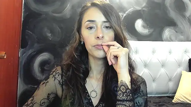 Snapshot of ScarletKings chatting on 11/18/25, 10:03 ScarletKings online show from 11/18/25, 10:03