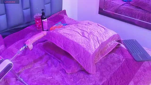 brithanyadams23 online show from 02/15/25, 08:33