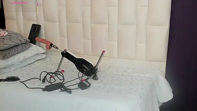 brithanyadams23 online show from 10/04/25, 03:37