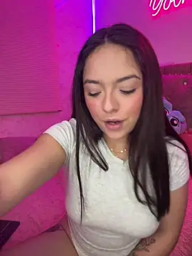 Snapshot of YovngBaby chatting on 02/18/26, 05:14 YovngBaby online show from 02/18/26, 05:14