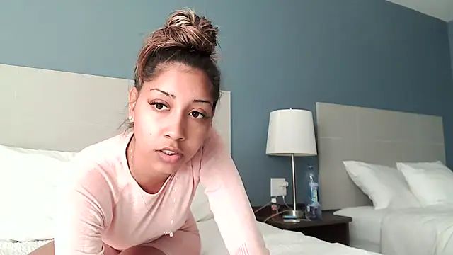 Snapshot of kaee_baee chatting on 10/29/25, 05:47 kaee baee online show from 10/29/25, 05:47