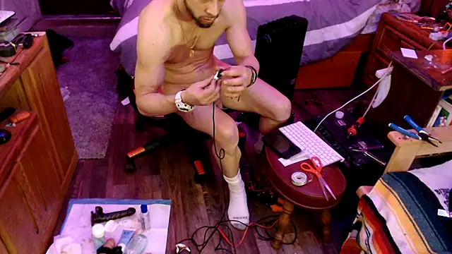 Snapshot of tongueispowerr6d9 chatting on 02/21/25, 09:34 tongueispowerr6d9 online show from 02/21/25, 09:34