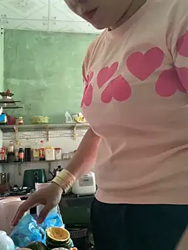 Baby-bigtits online show from 12/18/25, 02:39