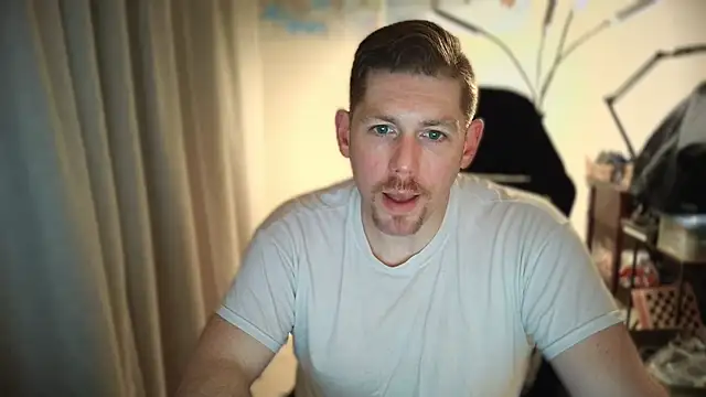 Snapshot of Rock_Pierce chatting on 02/10/25, 05:25 Rock Pierce online show from 02/10/25, 05:25